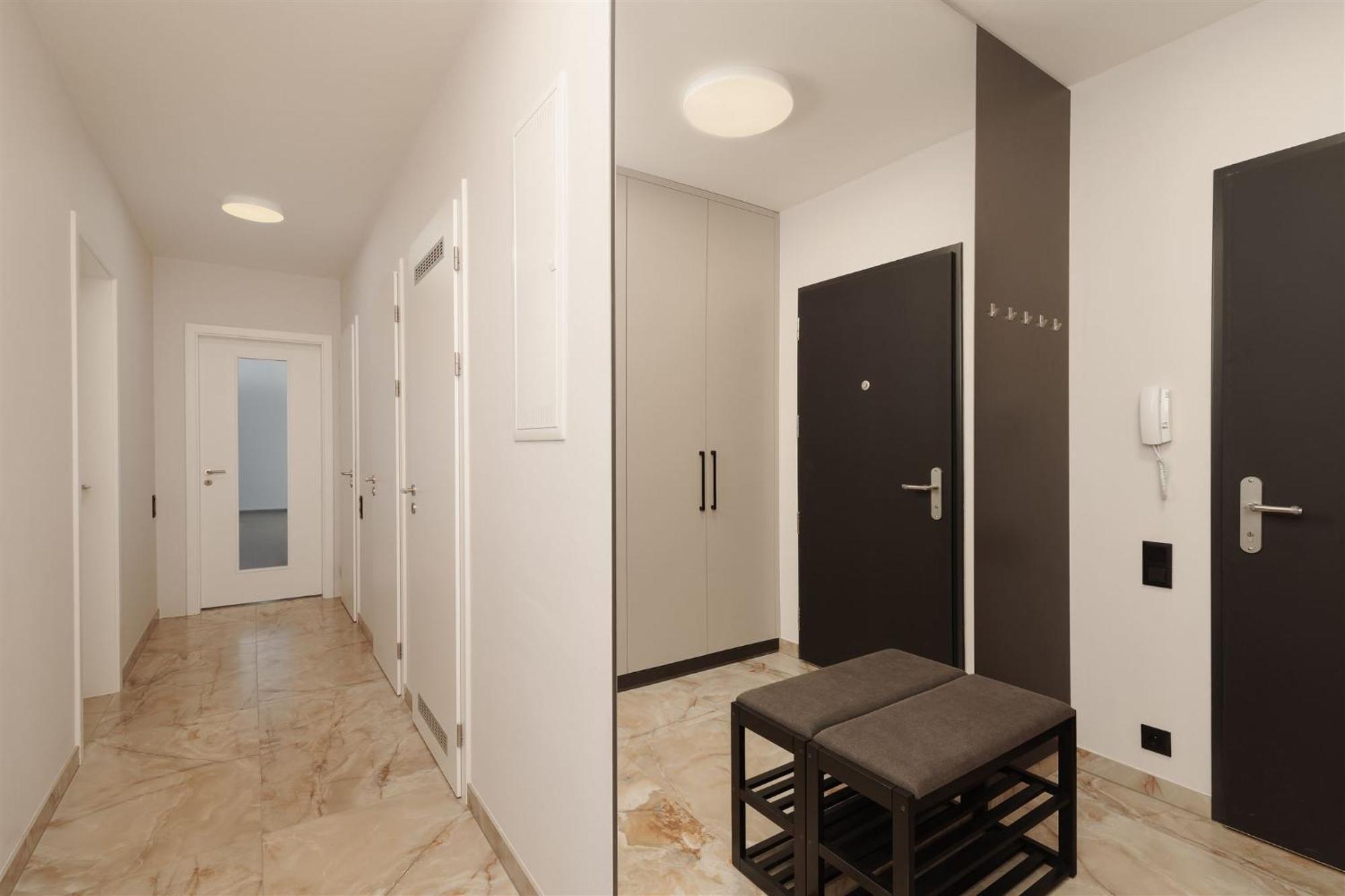 Luxury Sunny Home - Garage Parking, Metro, Balcony, Ps5 With Games ปราก ภายนอก รูปภาพ