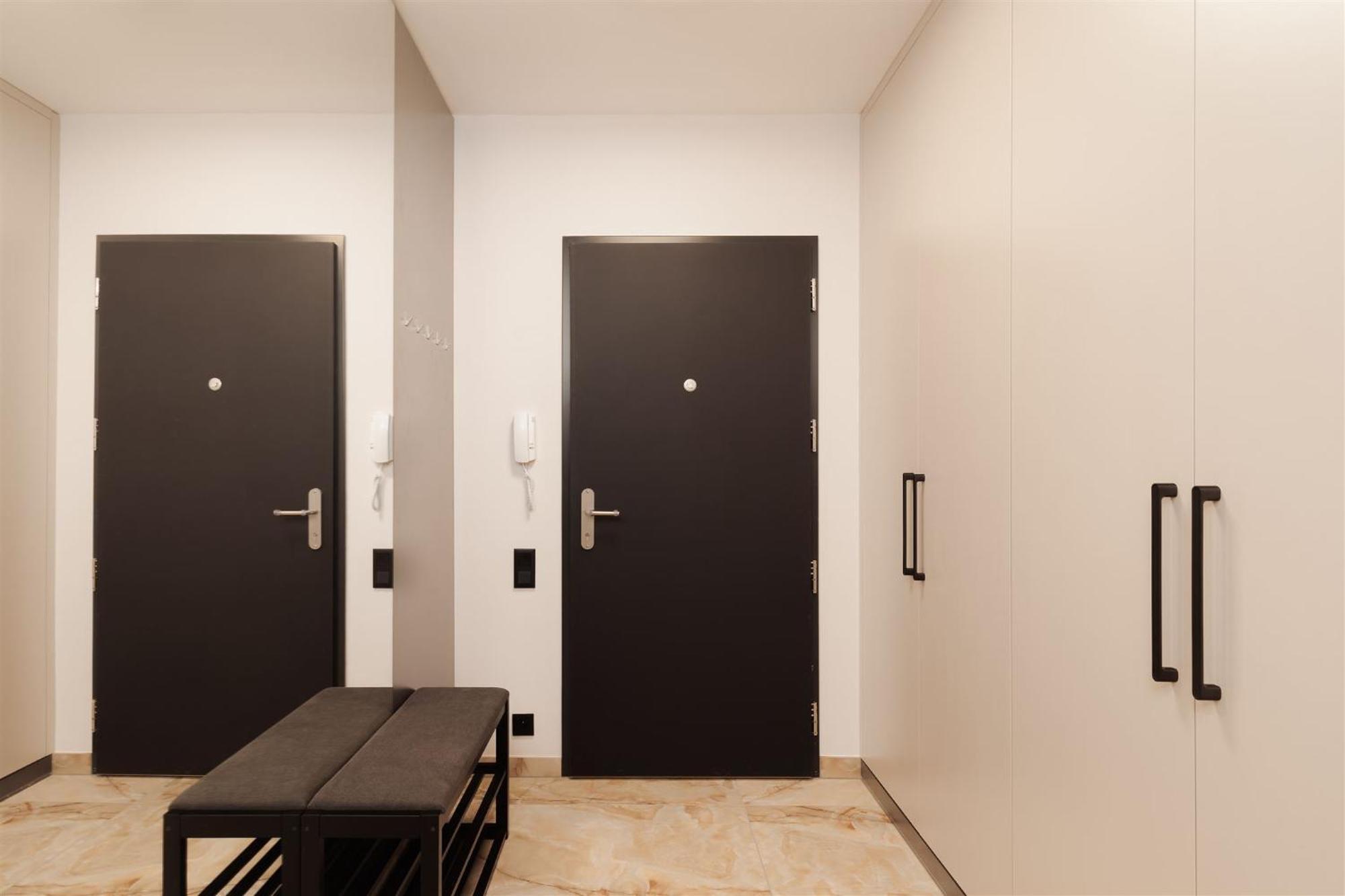 Luxury Sunny Home - Garage Parking, Metro, Balcony, Ps5 With Games ปราก ภายนอก รูปภาพ